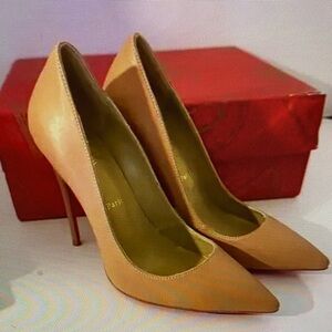 Clarks Tan Pointed Toe Heels
